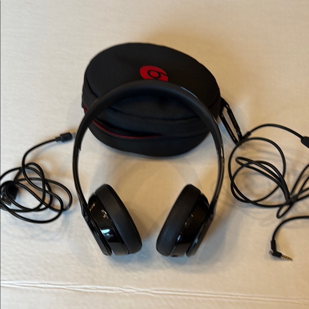 Beats Black Over-Ear Headphones with Case